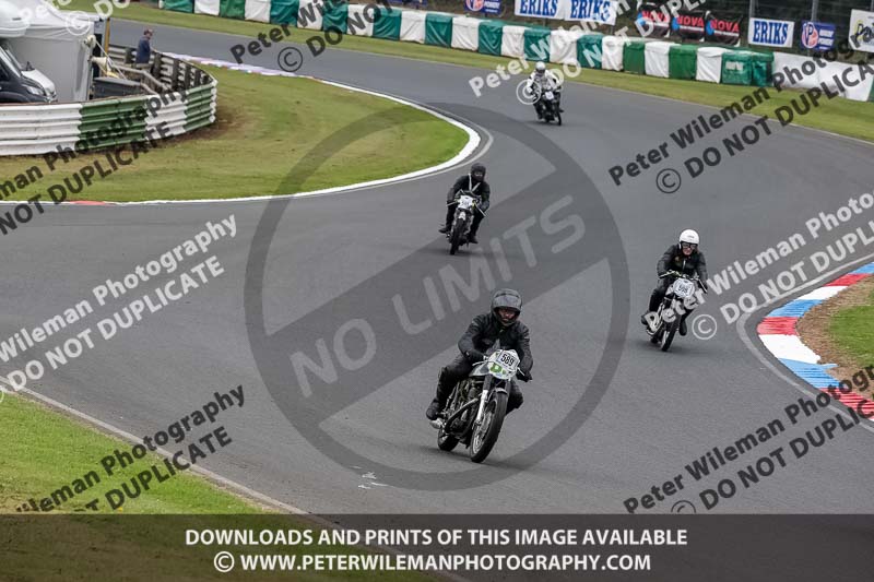 Vintage motorcycle club;eventdigitalimages;mallory park;mallory park trackday photographs;no limits trackdays;peter wileman photography;trackday digital images;trackday photos;vmcc festival 1000 bikes photographs